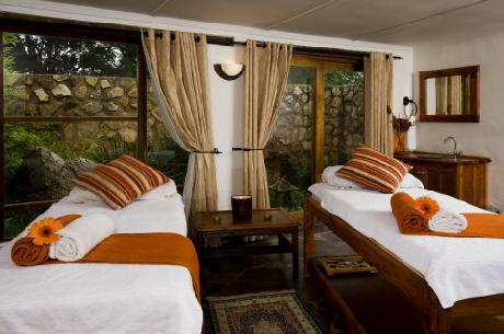 Misty Hills Country Hotel