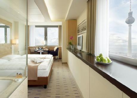 Park Inn Berlin Alexanderplatz