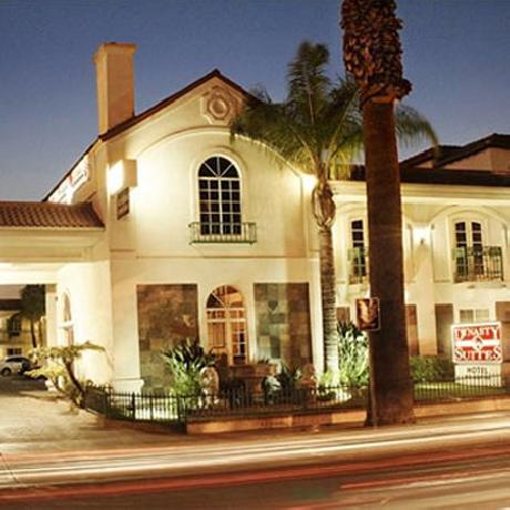 Dynasty Suites Hotel Riverside