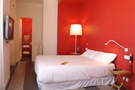 Chic And Basic Ramblas