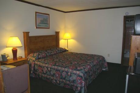 Americas Best Value Inn - Elroy