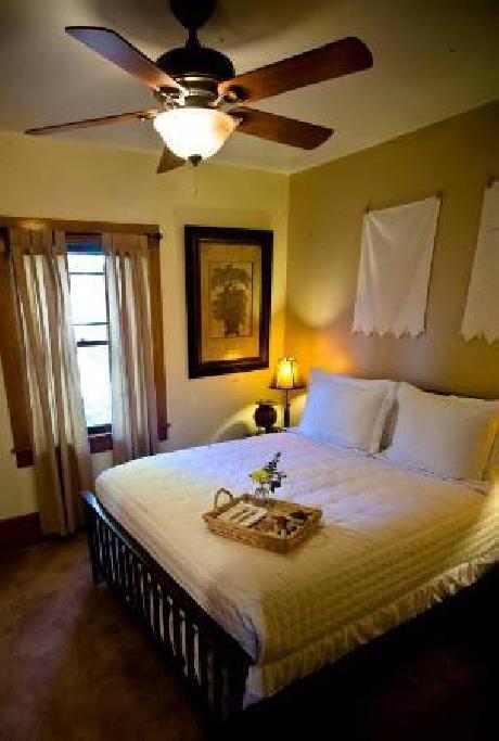 Cooper House Bed & Breakfast I