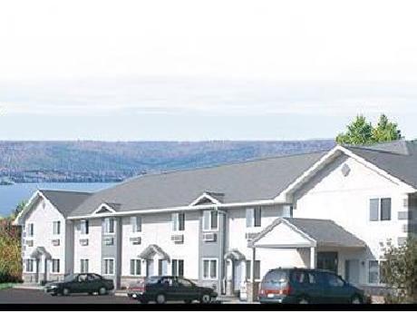Red Carpet Inn & Suites Canandaigua