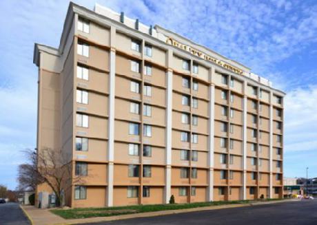 Quality Inn & Suites Historic St. Charles