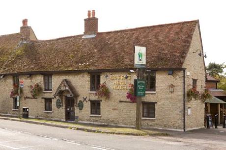 Queens Head Htl Milton Ernest