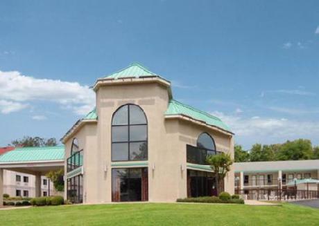 Quality Inn Commerce