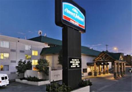 Howard Johnson Plaza Anchorage