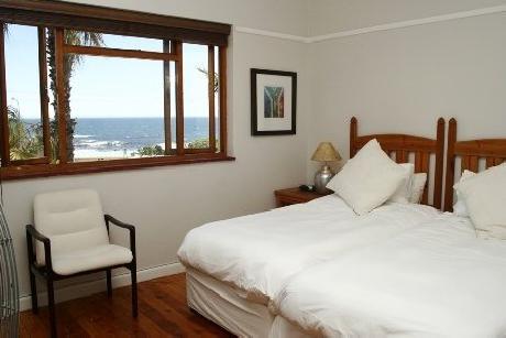 CAMPS BAY RESORT