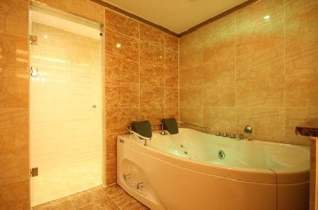 WINDSOR CASTLE TOURIST HOTEL