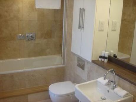 Clarendon Wellington St