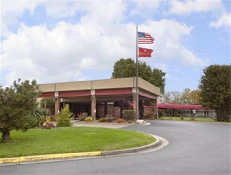 Ramada Louisville Downtown North