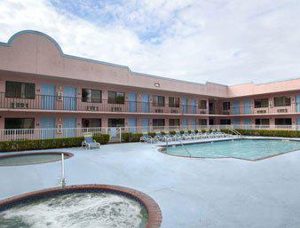 Travelodge Suites East Gate Orange