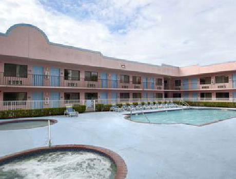 Travelodge Suites East Gate Orange