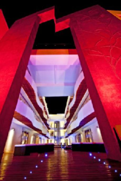 In Fashion Hotel Boutique