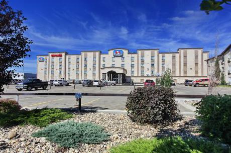 Pomeroy Inn and Suites Grand Prairi
