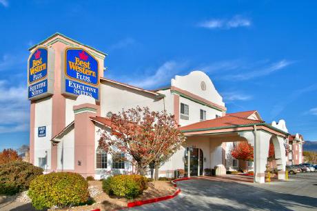 BEST WESTERN PLUS Executive Suites