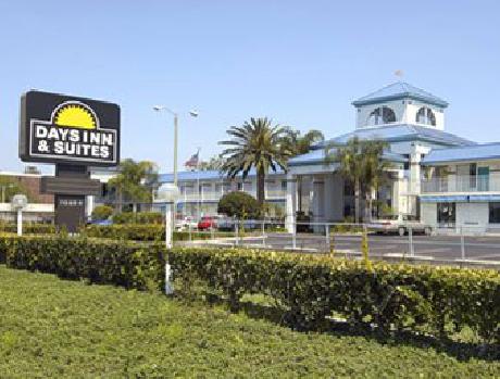 Days Inn and Suites Port Richey