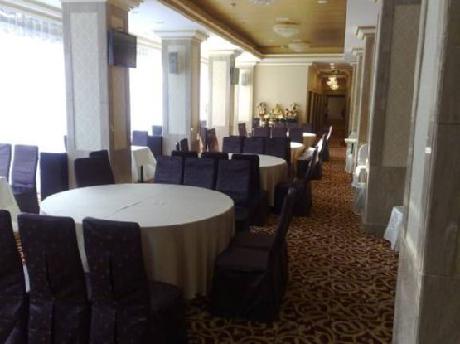 Yizheng Holiday Hotel