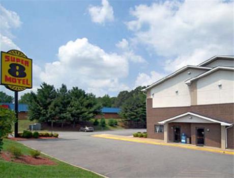 Super 8  Richmond Midlothian Turnpike