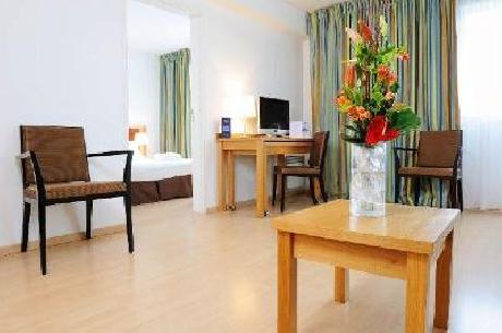 Residhome Paris Massy