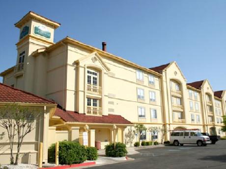 La Quinta Inn and Suites Alexandria