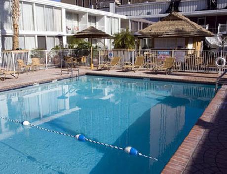 El Tropicano Riverwalk Hotel