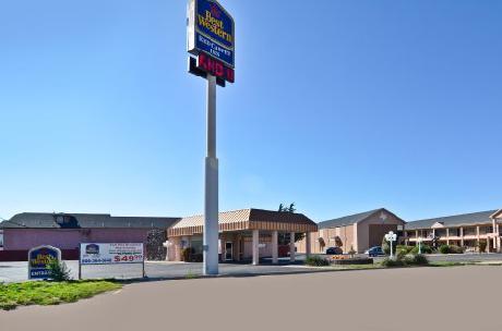 BEST WESTERN Red Carpet Inn