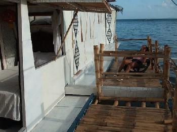 EL Nido Floating Hotel