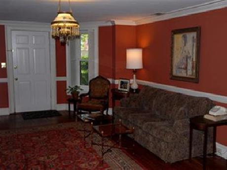 Joan's on Jones Bed & Breakfas