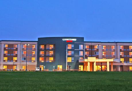 Courtyard Milwaukee Airport