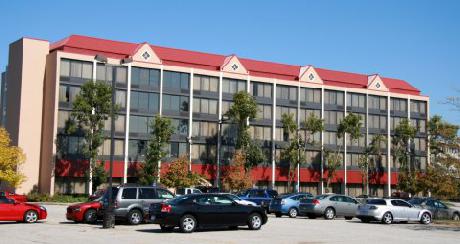 Radisson Hotel & Suites Cleveland-Eastlake