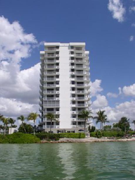 Lovers Key Beach Club by JE Ho