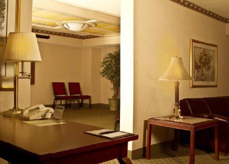 Doubletree Guest Suites® Nashville Airport