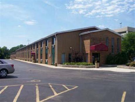 Super 8 Wauwatosa/Med Ctr/Mil West