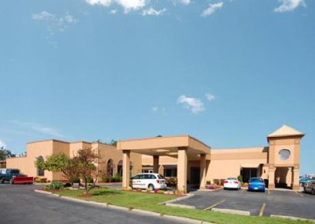 Clarion Hotel Buffalo Airport