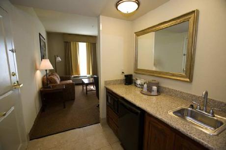 Hampton Inn  Suites Baton Rouge  I10 East