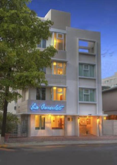 Clarion Collection Le Consulat