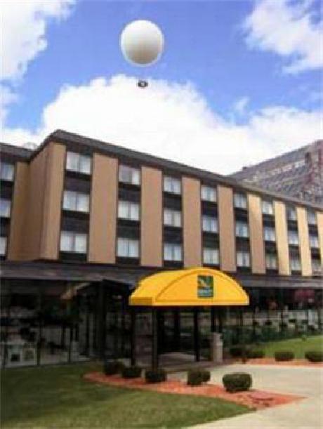 Quality Hotel & Suites At The Falls