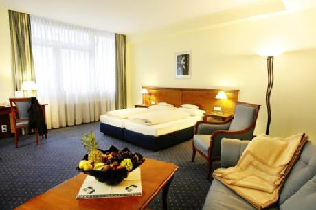 TO BE DELETED - Hollywood Medi