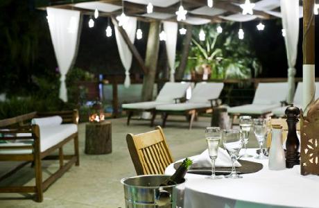 CASA BONITA, Tropical Lodge