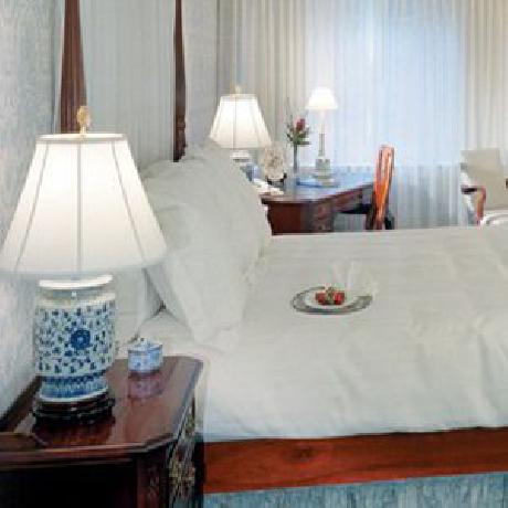 Avon Old Farms Hotel