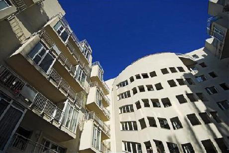 LOCUST TREE APARTMENTS