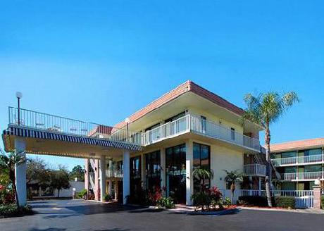 Comfort Inn & Suites at Tropicana Field