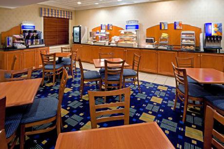 Holiday Inn Express Hotel & Suites READING