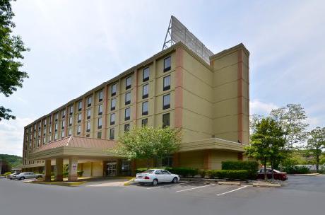 BEST WESTERN PLUS Towson Baltimore North Hotel & Suites