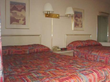 Desert Hills Motel