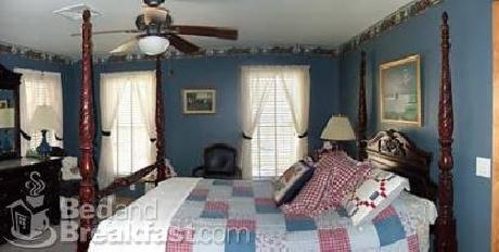 Cape Cod Fiddlers Green Inn