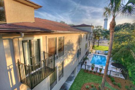 St. Simons Inn by the Lighthouse