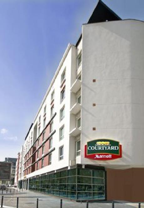 Courtyard Paris Saint Denis