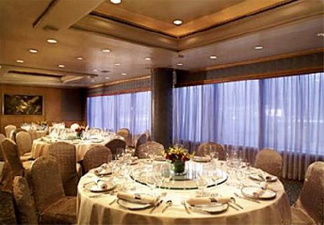 Renaissance Hong Kong Kowloon Hotel